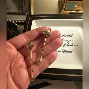 Never worn! Set of 2 Henri Bendel Gold Petal Bobby Pins! 🌟